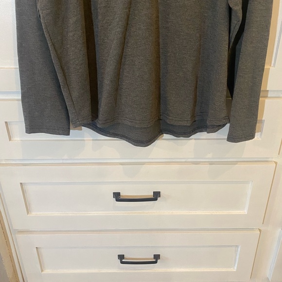 Daisy Fuentes long sleeve shirt.  XL - Picture 4 of 6